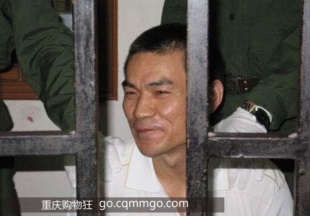 乔四在哈尔滨的坐驾是一辆黑色奔驰